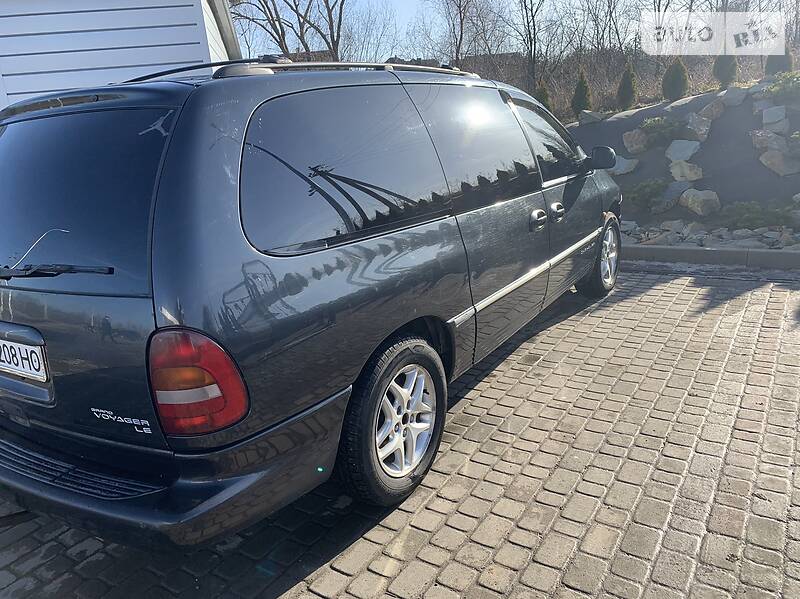 Мінівен Chrysler Voyager 2000 в Мостиській
