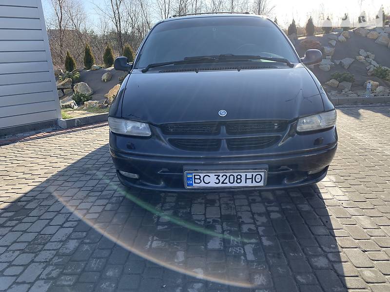 Мінівен Chrysler Voyager 2000 в Мостиській