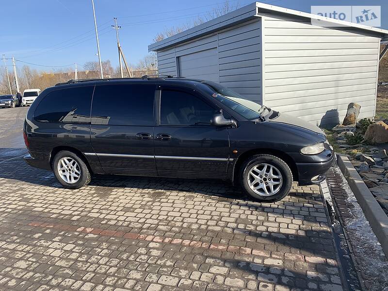Мінівен Chrysler Voyager 2000 в Мостиській