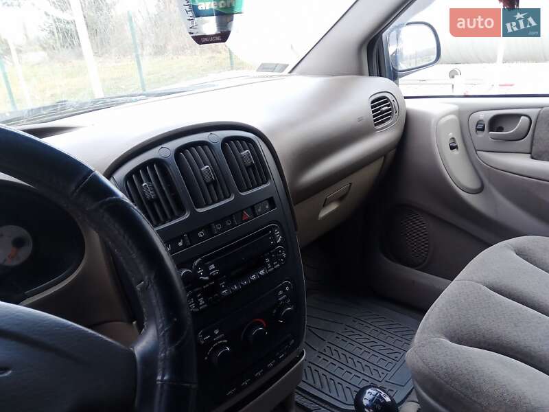 Минивэн Chrysler Voyager 2001 в Кременце
