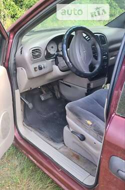 Седан Chrysler Voyager 2002 в Киеве