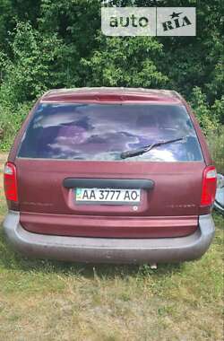 Седан Chrysler Voyager 2002 в Киеве