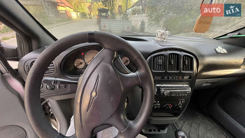 Минивэн Chrysler Voyager 2004 в Путиле фото 3 Минивэн Chrysler Voyager 2004 в Путиле