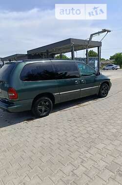 Мінівен Chrysler Voyager 2000 в Тернополі