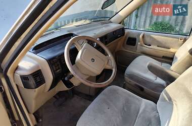 Минивэн Chrysler Voyager 1991 в 