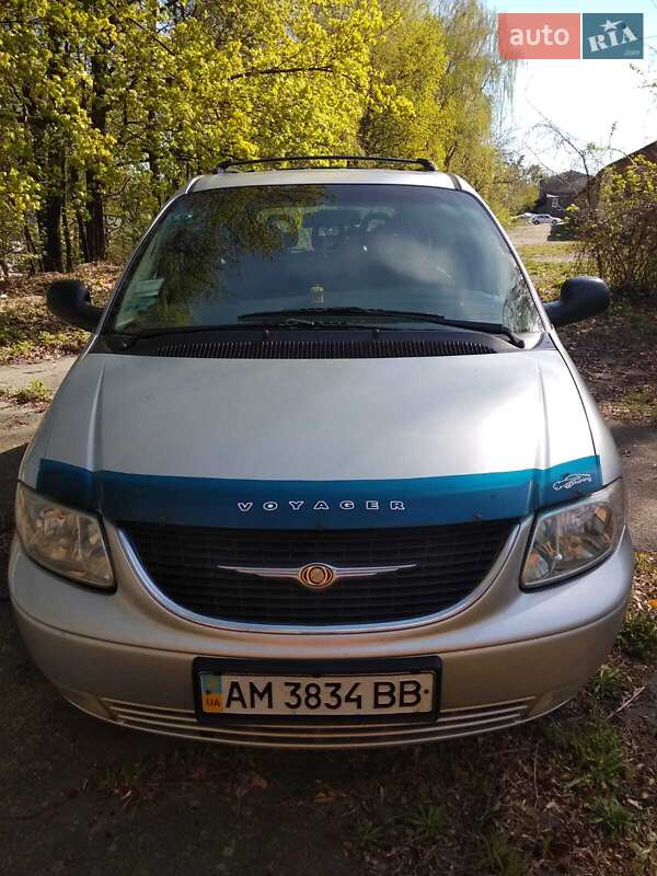 Мінівен Chrysler Voyager 2002 в Звягелі