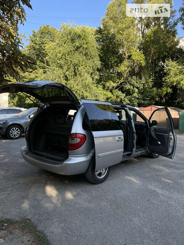 Минивэн Chrysler Voyager 2004 в Днепре