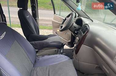 Мінівен Chrysler Voyager 2002 в Ужгороді