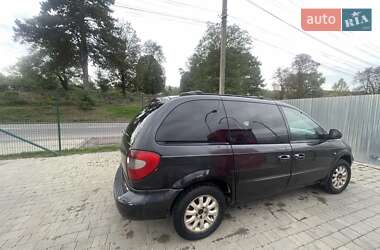 Мінівен Chrysler Voyager 2002 в Ужгороді