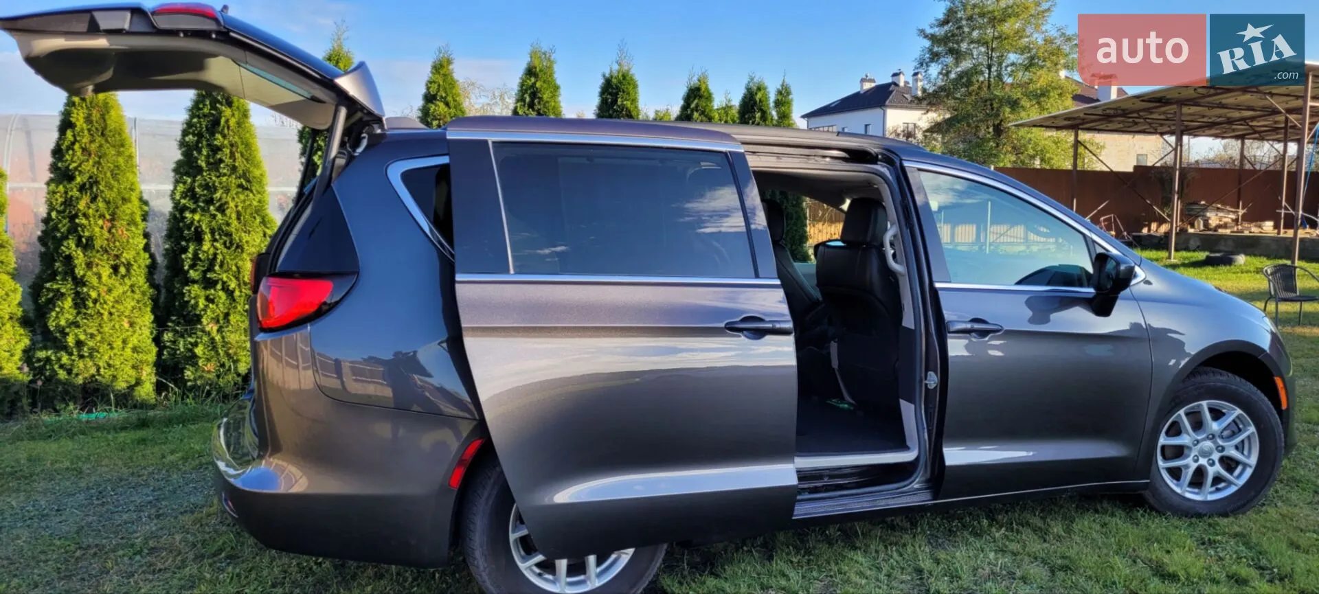 2020 Chrysler Voyager - мініатюра 4