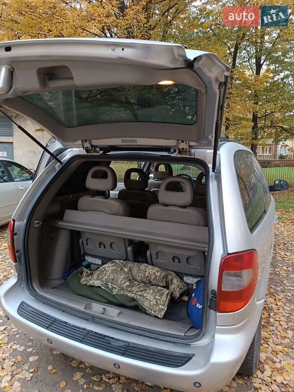 Минивэн Chrysler Voyager 2003 в Мукачево