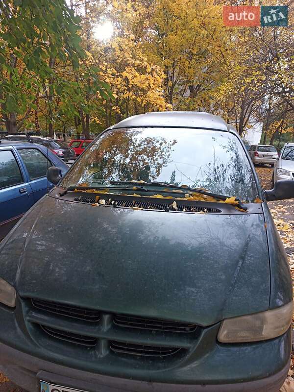 Минивэн Chrysler Voyager 1999 в Черновцах