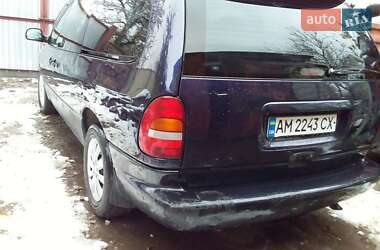 Мінівен Chrysler Voyager 1998 в Харкові