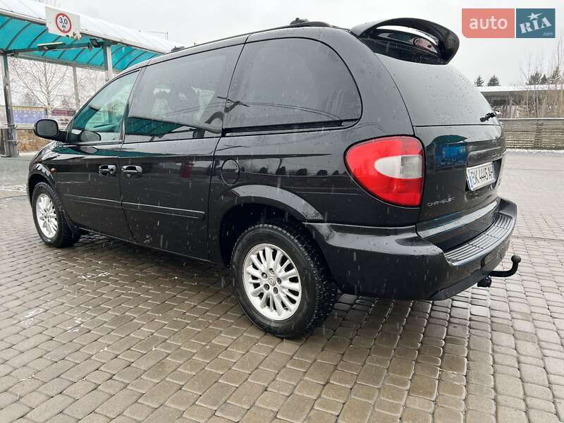 Минивэн Chrysler Voyager 2007 в Березному