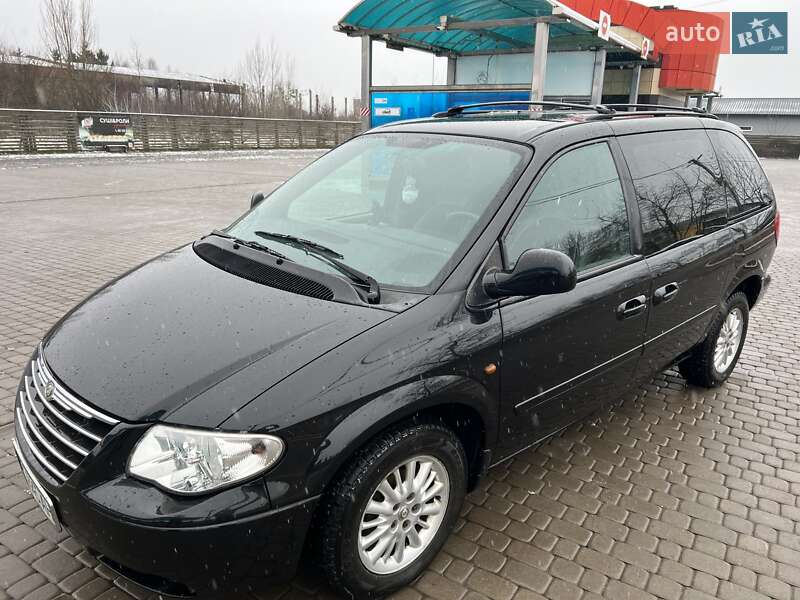 Минивэн Chrysler Voyager 2007 в Березному