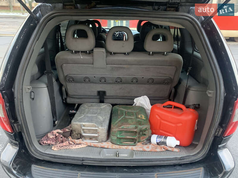 Минивэн Chrysler Voyager 2005 в Киеве