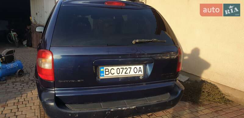 Минивэн Chrysler Voyager 2006 в Жовкве