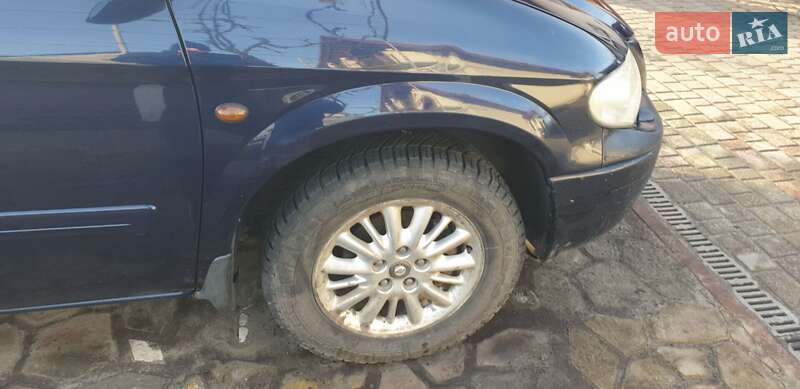 Минивэн Chrysler Voyager 2006 в Жовкве
