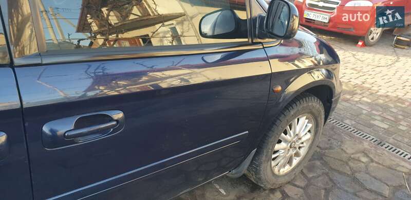 Минивэн Chrysler Voyager 2006 в Жовкве