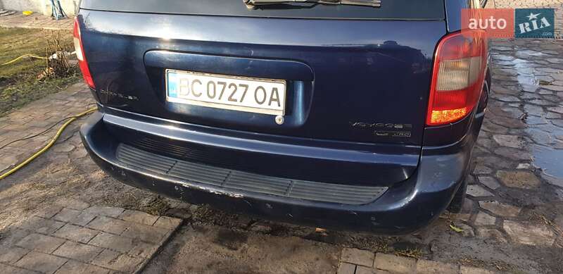 Минивэн Chrysler Voyager 2006 в Жовкве