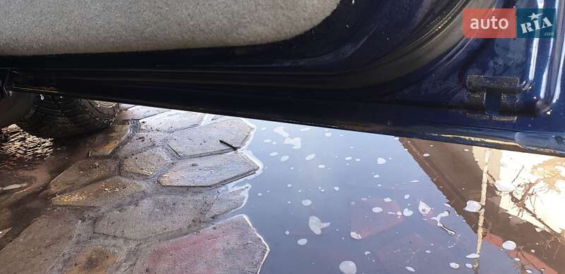 Минивэн Chrysler Voyager 2006 в Жовкве