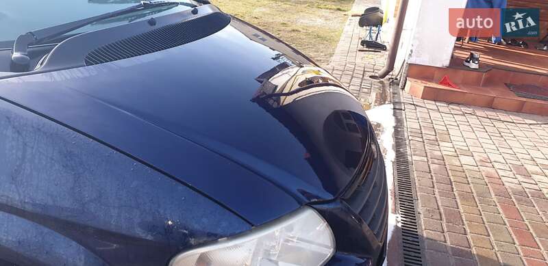 Минивэн Chrysler Voyager 2006 в Жовкве
