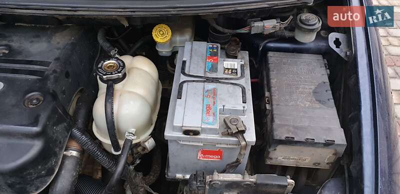 Минивэн Chrysler Voyager 2006 в Жовкве