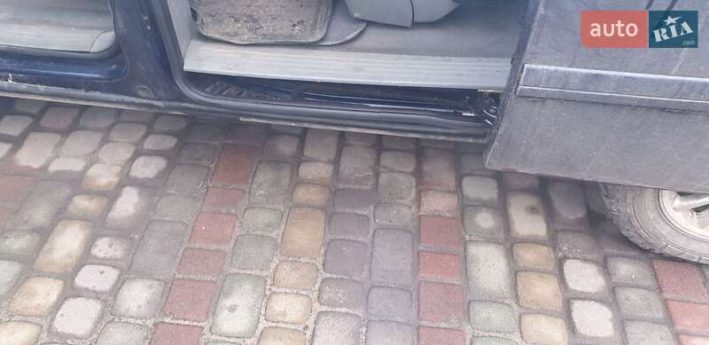 Минивэн Chrysler Voyager 2006 в Жовкве