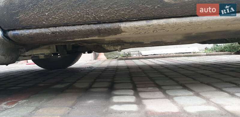 Минивэн Chrysler Voyager 2006 в Жовкве