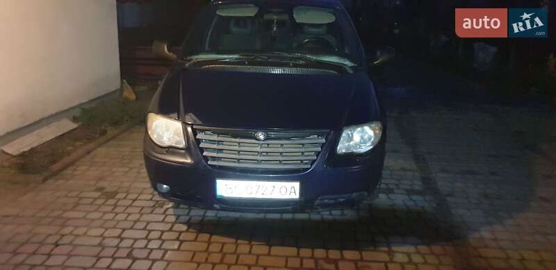 Минивэн Chrysler Voyager 2006 в Жовкве