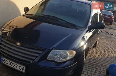 Минивэн Chrysler Voyager 2006 в 
