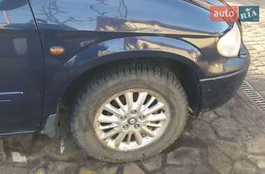 Минивэн Chrysler Voyager 2006 в 