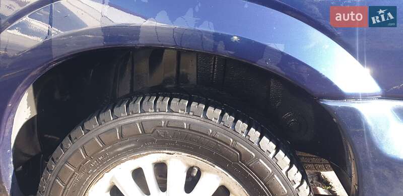 Минивэн Chrysler Voyager 2006 в Жовкве