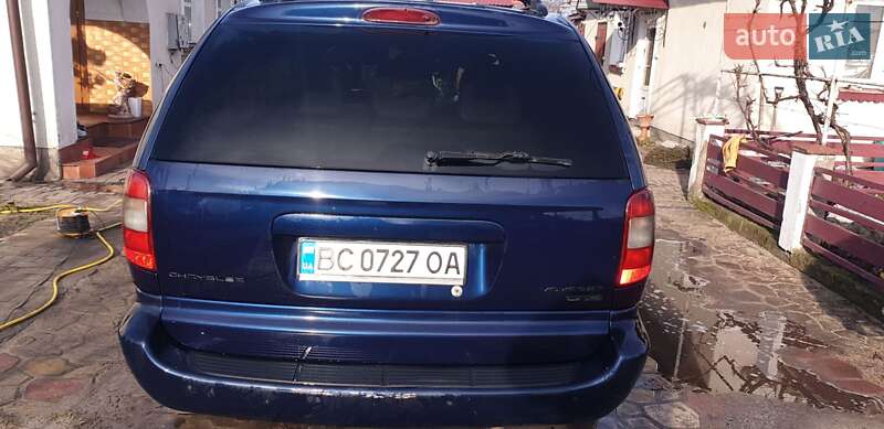 Минивэн Chrysler Voyager 2006 в Жовкве