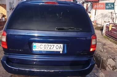 Минивэн Chrysler Voyager 2006 в 