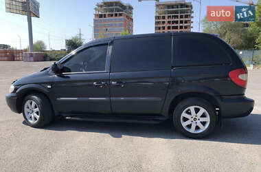 Минивэн Chrysler Voyager 2003 в Ужгороде