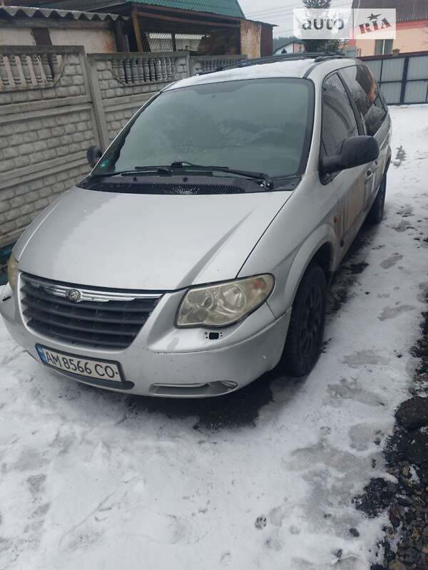 Мінівен Chrysler Voyager 2005 в Михайлівці-Рубежівці