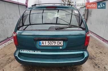 Минивэн Chrysler Voyager 2001 в 