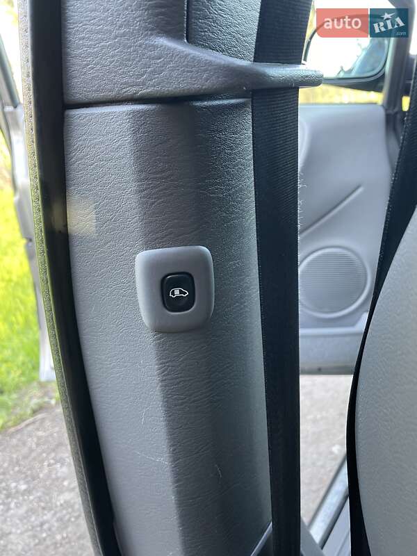 Минивэн Chrysler Voyager 2004 в Великодолинском фото 3 Минивэн Chrysler Voyager 2004 в Великодолинском