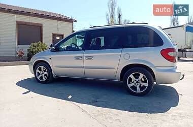 Минивэн Chrysler Voyager 2001 в 