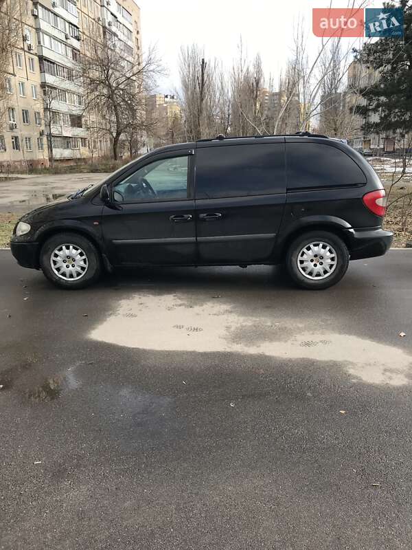 Минивэн Chrysler Voyager 2006 в Днепре