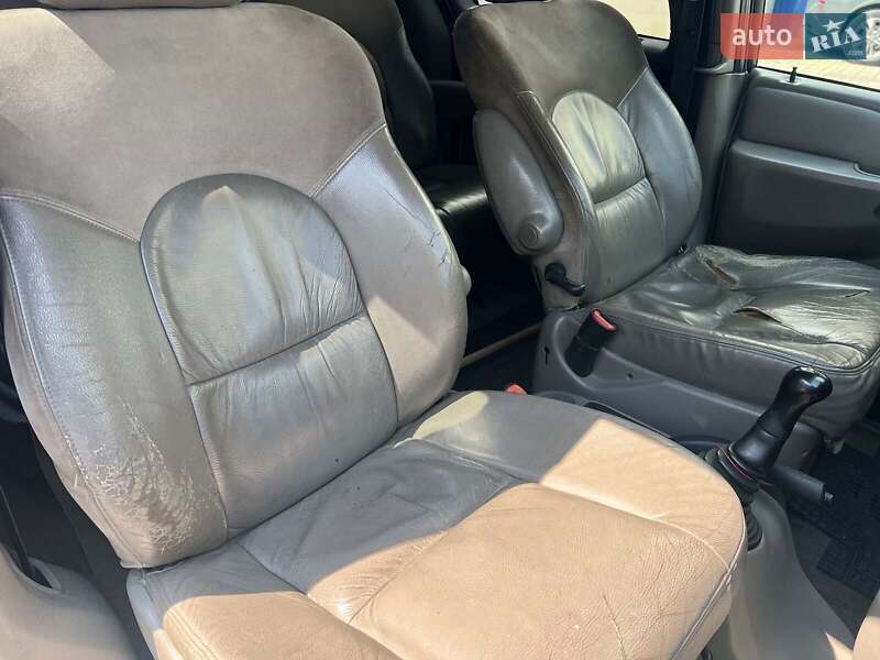 Минивэн Chrysler Voyager 2001 в Одессе