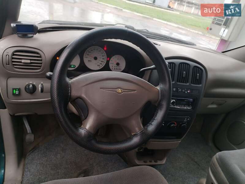 Минивэн Chrysler Voyager 2001 в Киеве