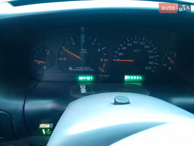 Минивэн Chrysler Voyager 2000 в Киеве