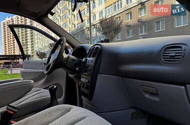 Универсал Chrysler Voyager 2003 в 