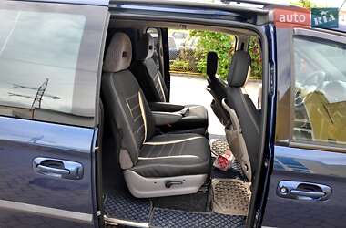 Минивэн Chrysler Voyager 2003 в 