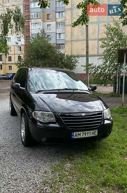 Минивэн Chrysler Voyager 2005 в 
