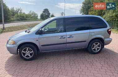 Минивэн Chrysler Voyager 2003 в 