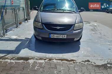 Минивэн Chrysler Voyager 2004 в 