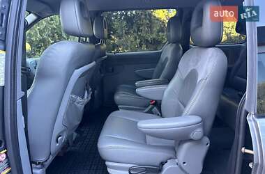 Минивэн Chrysler Voyager 2004 в 